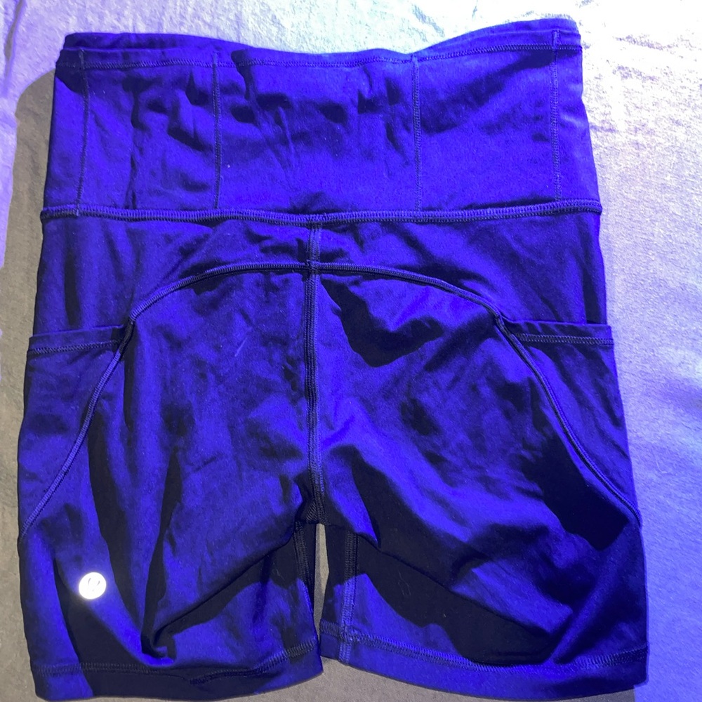 Lululemon - Picture 3 of 6
